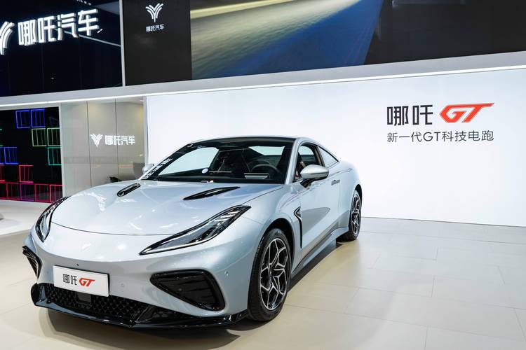 佛山禅城区阳翔欧企业管理咨询哪吒汽车在智能汽车领域的表现，领途汽车在新能源汽车市场中的影响力